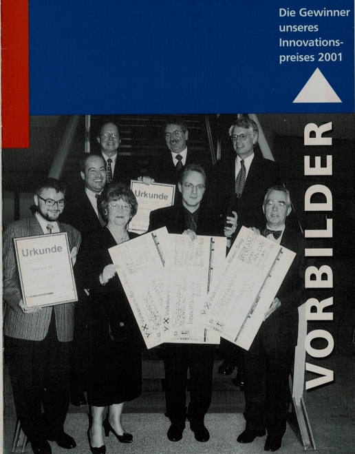 Chrystina Häuber und Franz Xaver Schütz (2. und 1. von links) erhalten den Innovationspreis der Volksbank Bonn Rhein-Sieg für die <BR>
Entwicklung von Archäologischen Informationssystemen (AIS), 7. November 2001