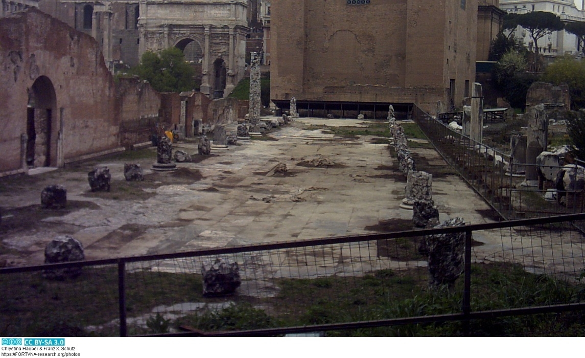 BASILICA PAULLI Rom, Photo by Franz Xaver Schütz, Chrystina Häuber