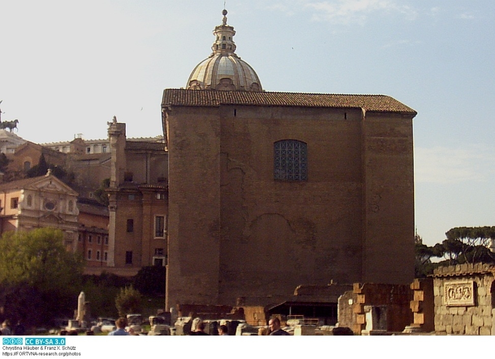 CURIA IULIA, Rom, Photo by Franz Xaver Schütz, Chrystina Häuber