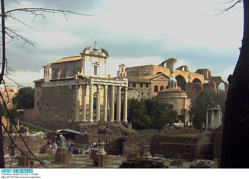 Faustina und Antoninus Pius Tempel Rom - AEDES: DIVUS ANTONINUS PIUS ET DIVA FAUSTINA, Photo by Franz Xaver Schütz , Chrystina Häuber