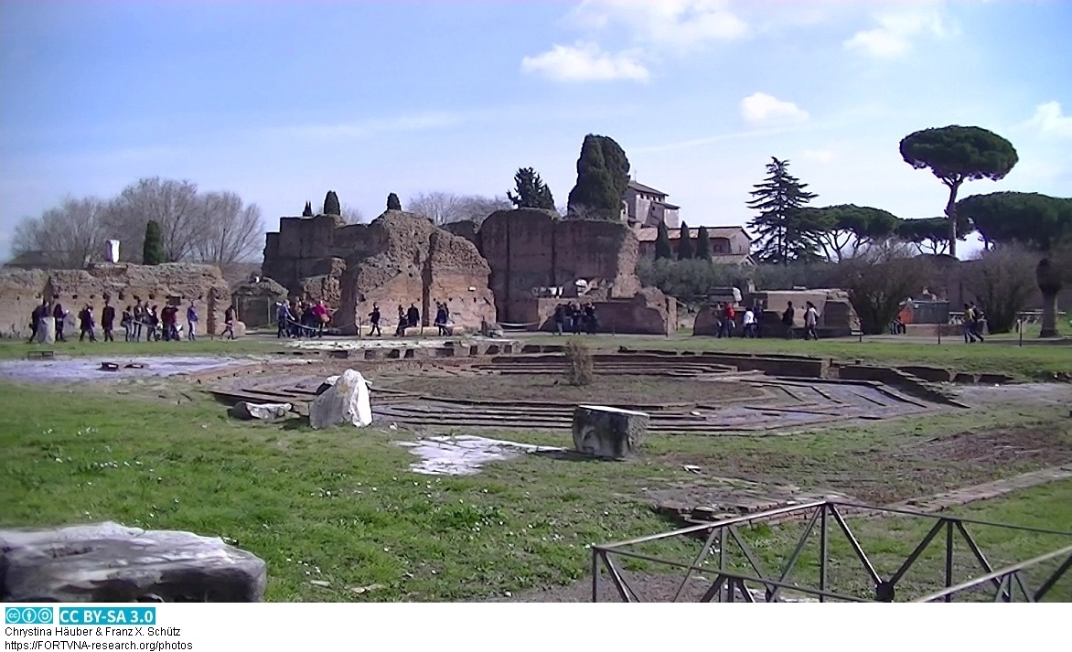 Palatin - Rom - Palast des Domitian - DOMUS FLAVIA/DOMUS AUGUSTANA - Peristyl mit Labyrinth-Brunnen, Photos by Franz Xaver Schütz, Chrystina Häuber