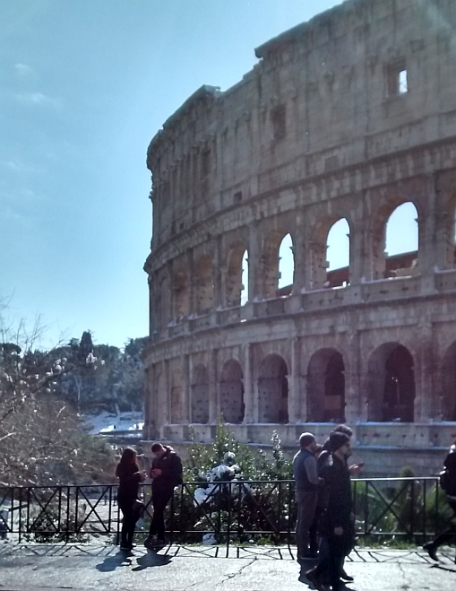 Schnee in Rom Colosseum, Photo by Franz Xaver Schütz, Chrystina Häuber