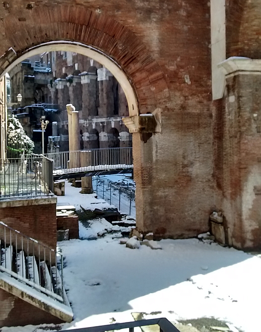 Schnee in Rom Porticus Octaviae Bild 3, Photo by Franz Xaver Schütz, Chrystina Häuber