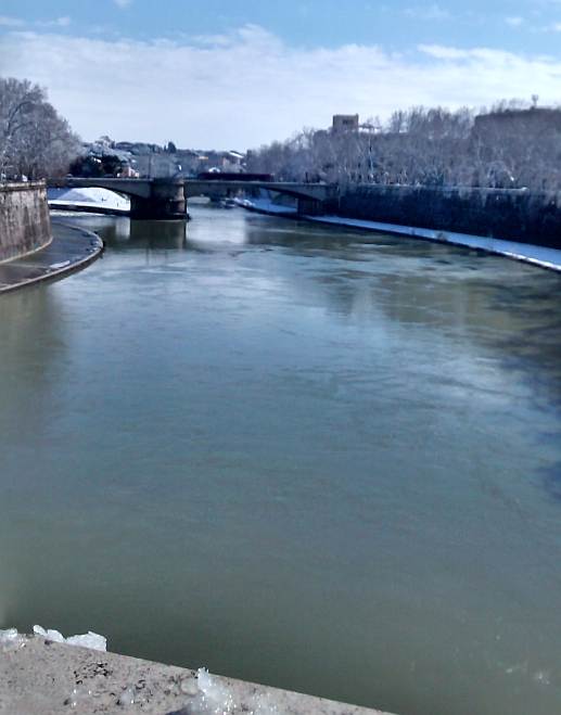 Schnee in Rom Tiber, Photo by Franz Xaver Schütz, Chrystina Häuber