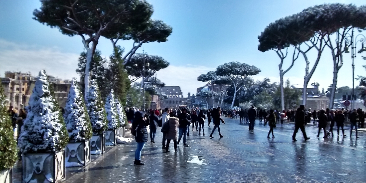 Schnee in Rom Via Fori Imperiali, Photo by Franz Xaver Schütz, Chrystina Häuber